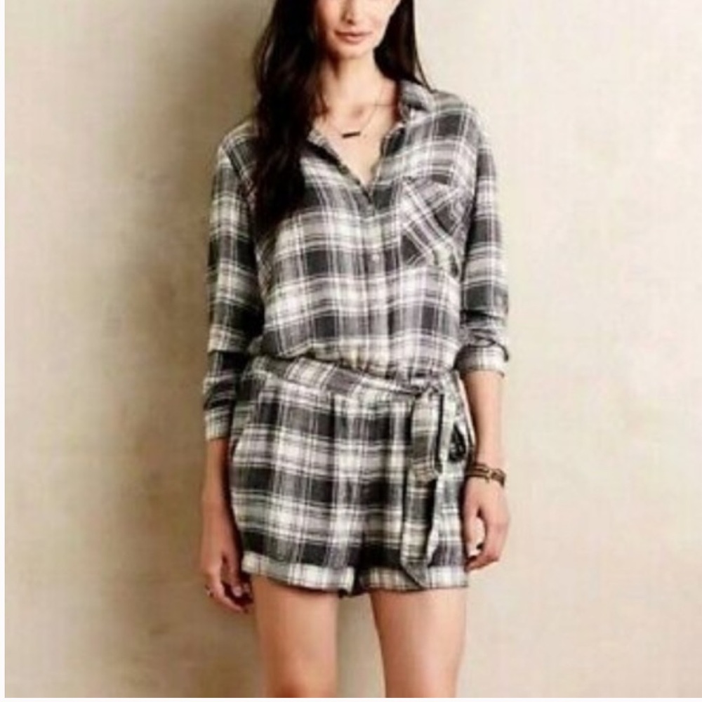 Anthropologie Cloth and Stone Plaid Gray and Beige Short Romper Size Med…